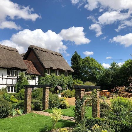 Old Hunters Lodge Whipsnade Limited Esterno foto