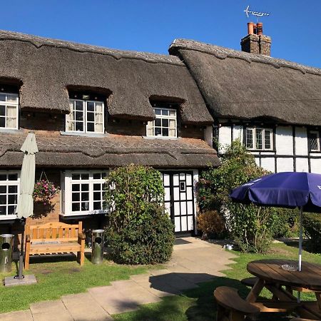 Old Hunters Lodge Whipsnade Limited Esterno foto