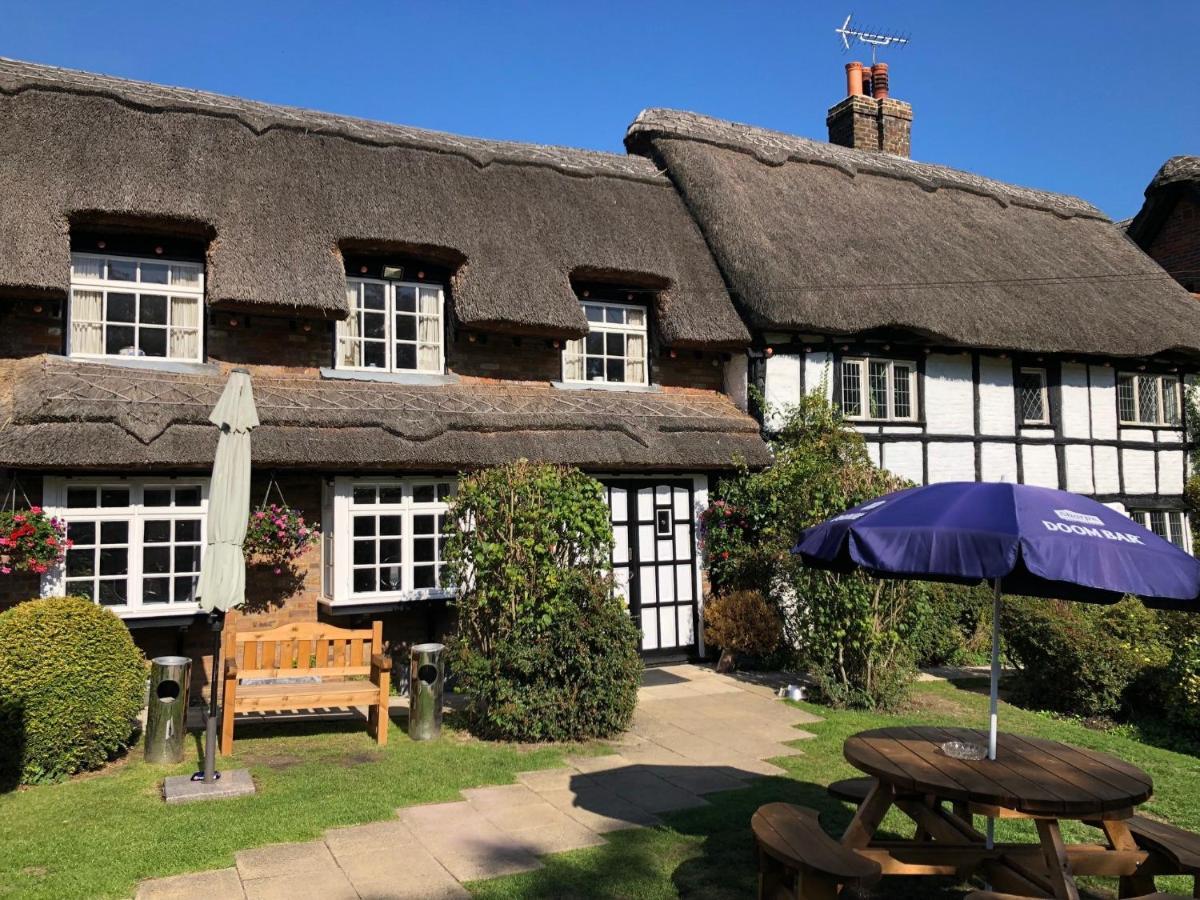 Old Hunters Lodge Whipsnade Limited Esterno foto