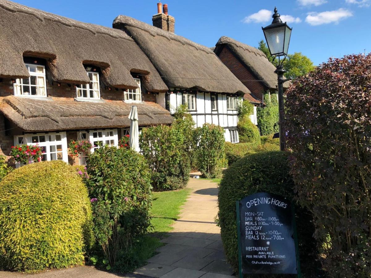 Old Hunters Lodge Whipsnade Limited Esterno foto