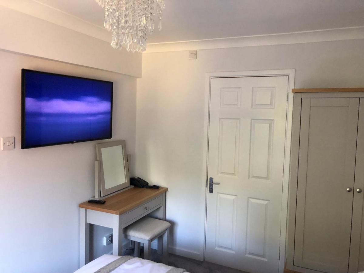 Old Hunters Lodge Whipsnade Limited Esterno foto