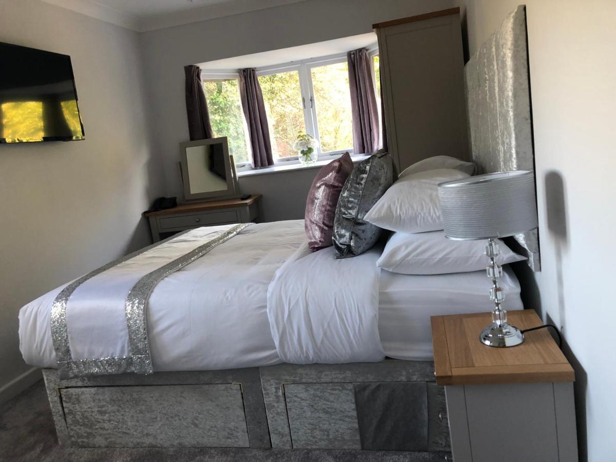 Old Hunters Lodge Whipsnade Limited Esterno foto